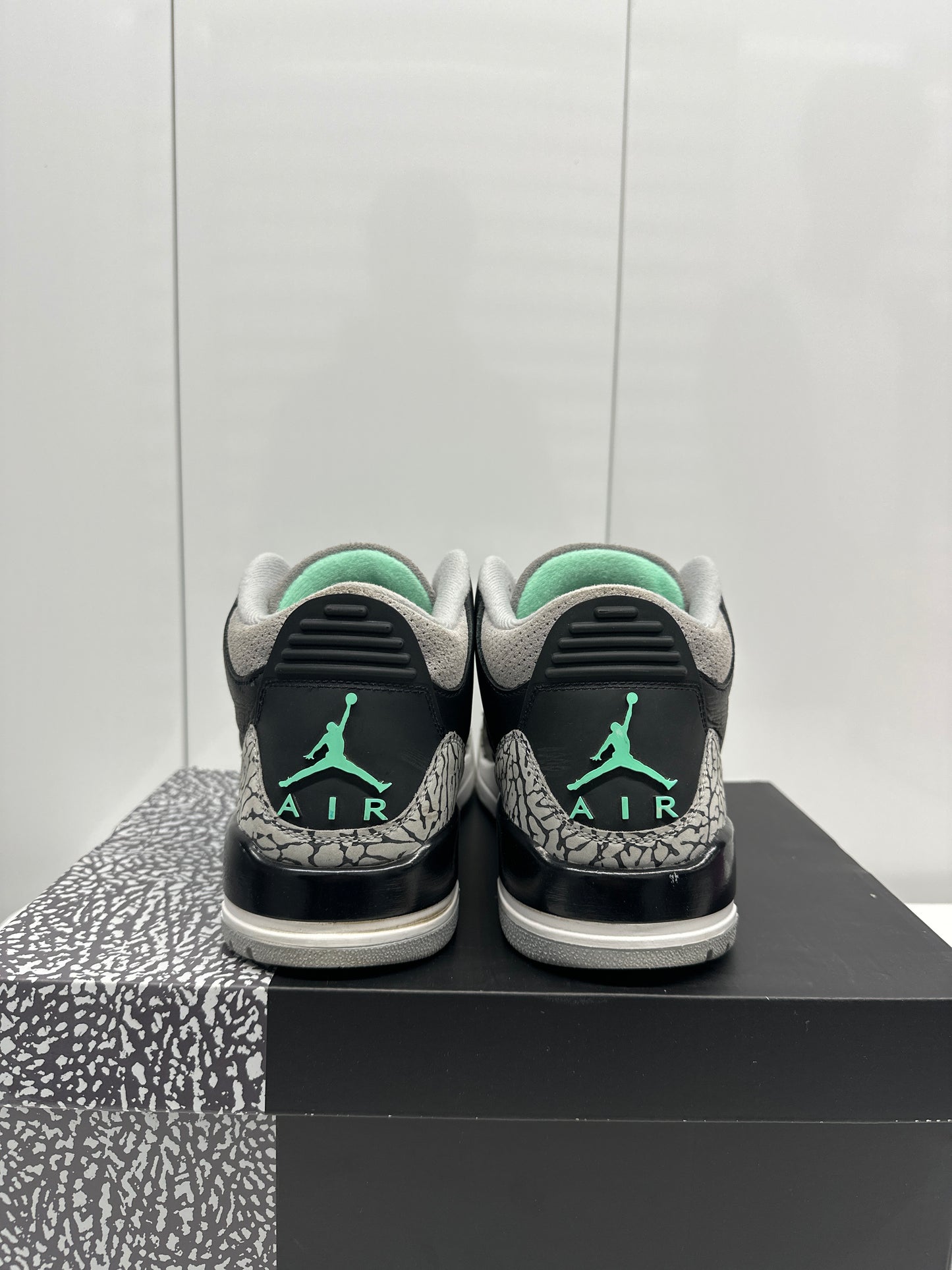 Jordan 3 Green Glow (9.5)