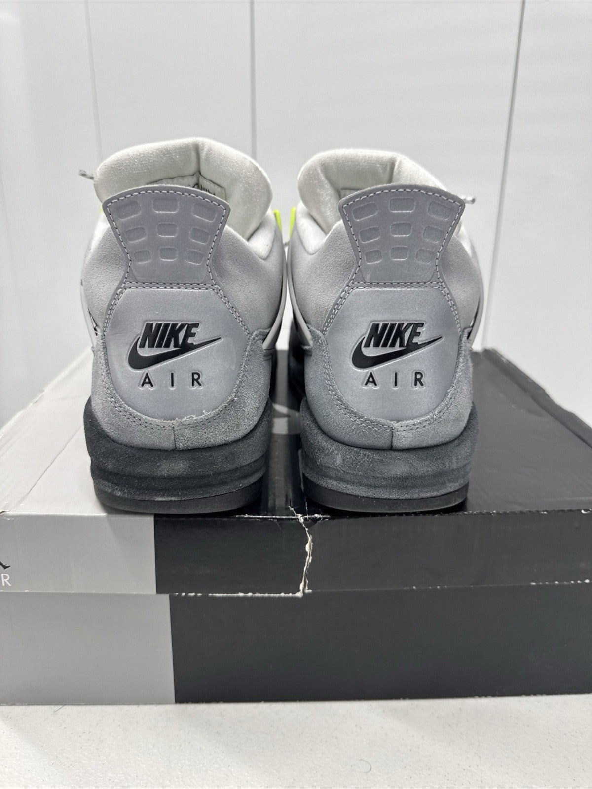 Size 9.5 - Jordan 4 Retro SE Mid Neon 95