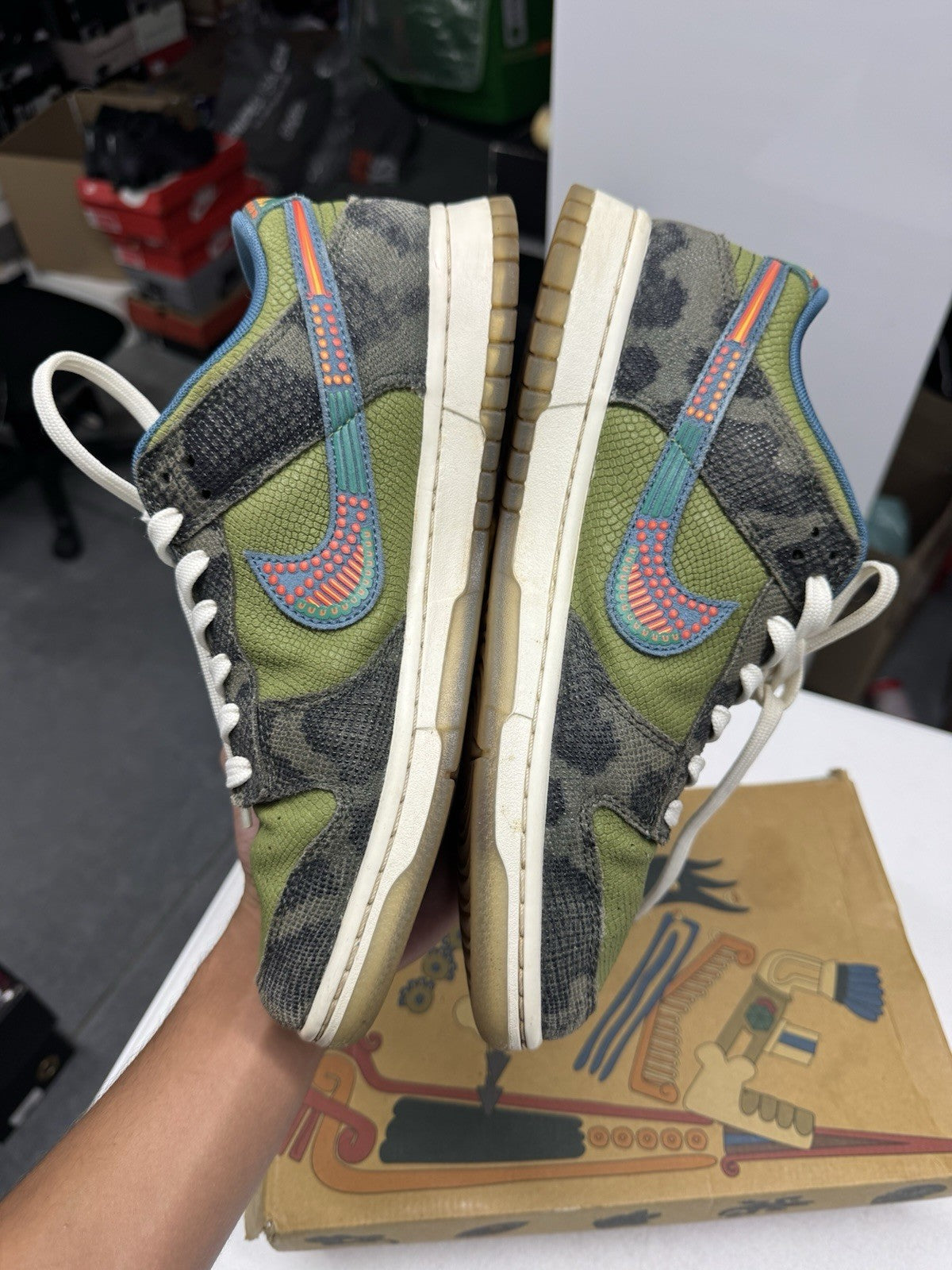 Nike Dunk Low PRM SiEMPRE Familia Men's Sneakers DO2160-335 SIZE 8.5
