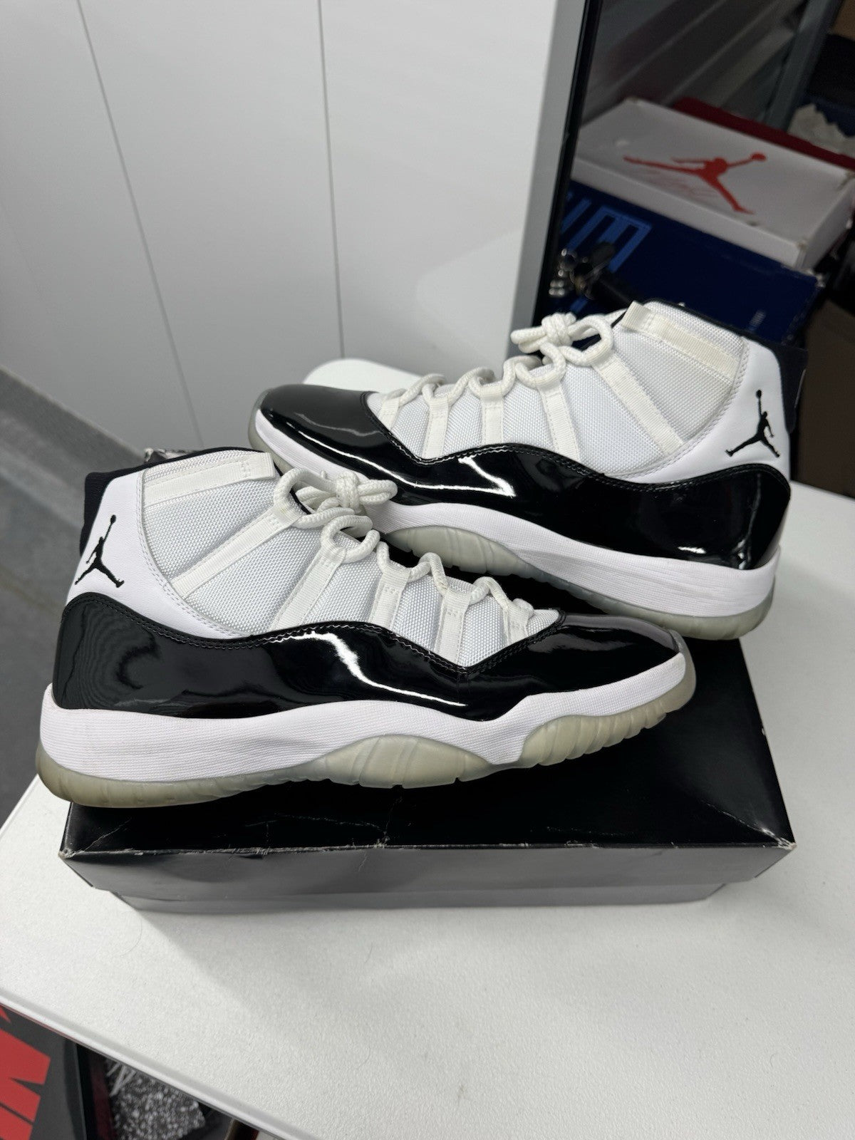 Nike Air Jordan 11 Retro Men's Size 13 White/Black Concord Sneakers