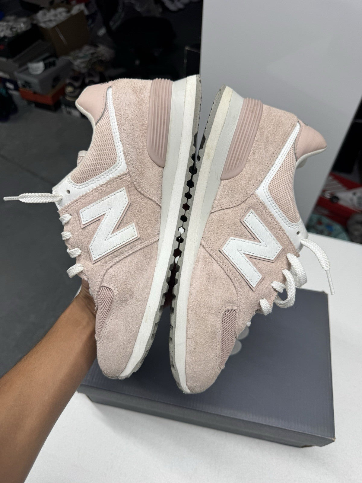 New Balance 574 Women's Pink/White Suede Mesh Low Top Lace-Up Sneakers SIZE 10