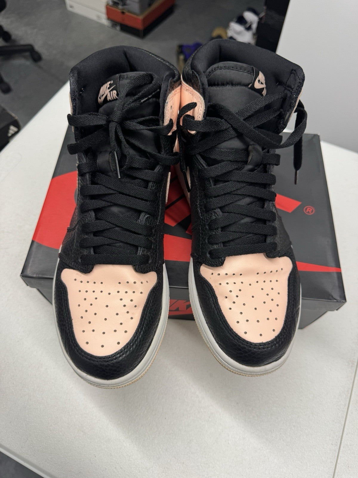 Jordan Air Jordan 1 Retro High OG Crimson Tint Black/Pink 2019 SIZE 9.5