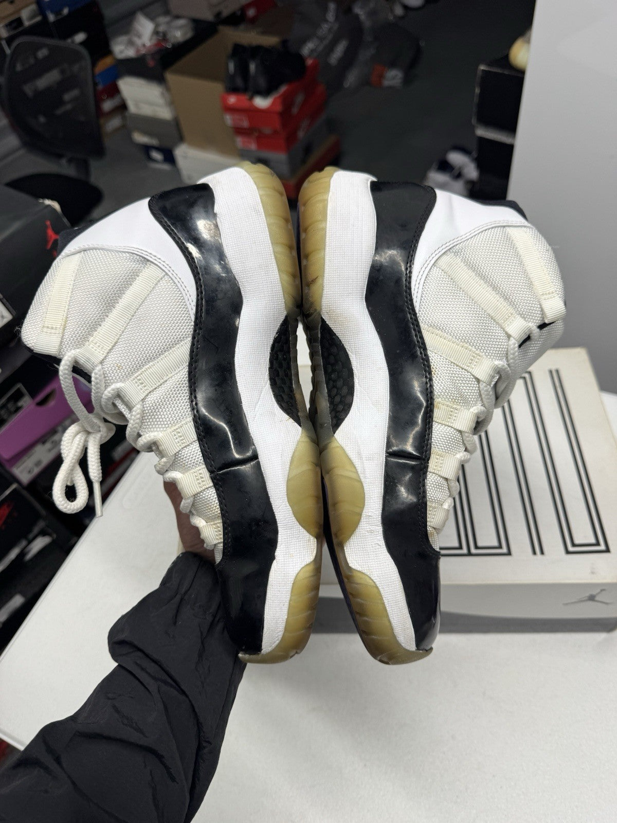 Jordan Air Jordan 11 Retro Concord 2011 Men's Sneakers White/Black SIZE 9