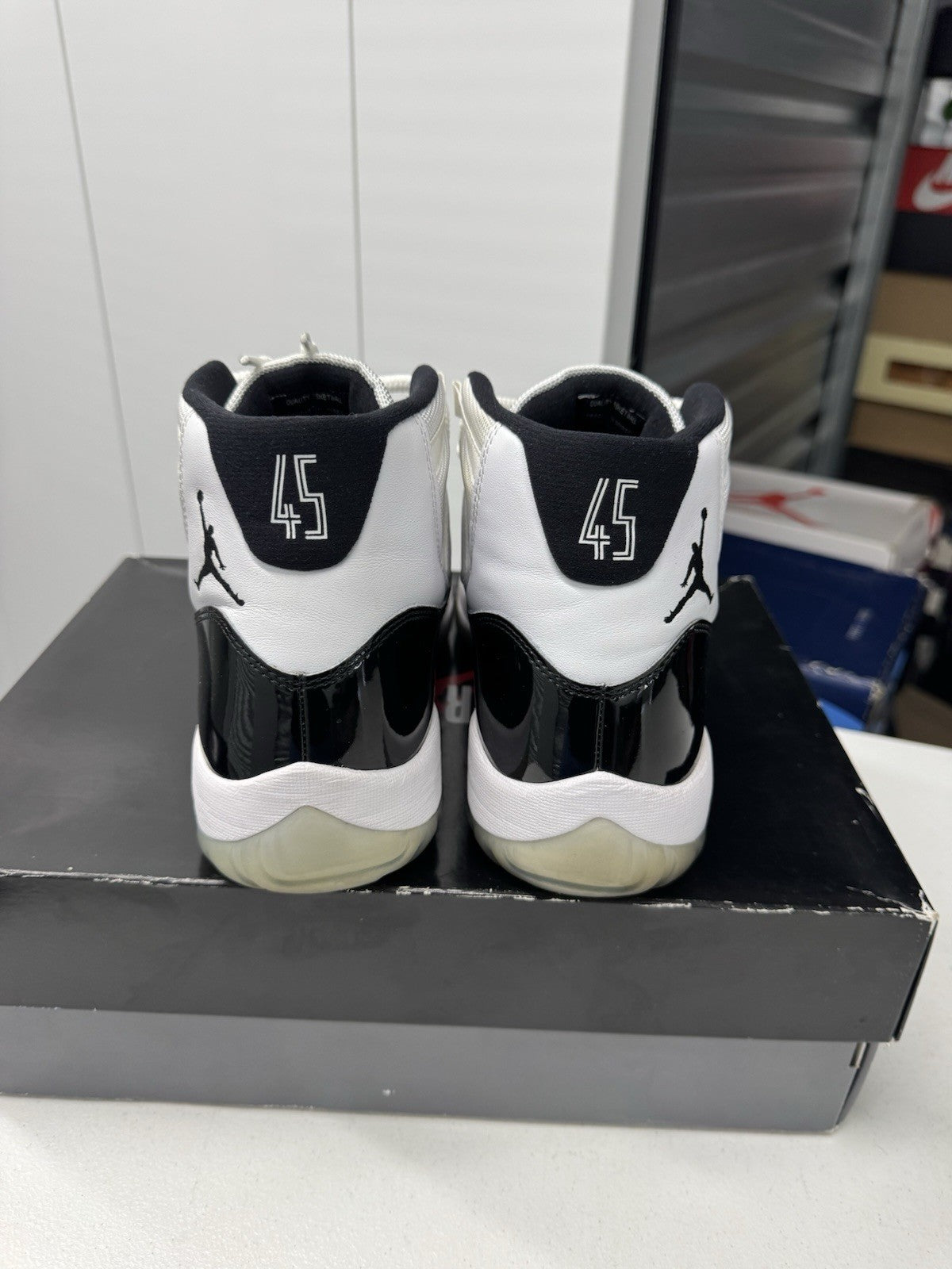 Nike Air Jordan 11 Retro Men's Size 13 White/Black Concord Sneakers