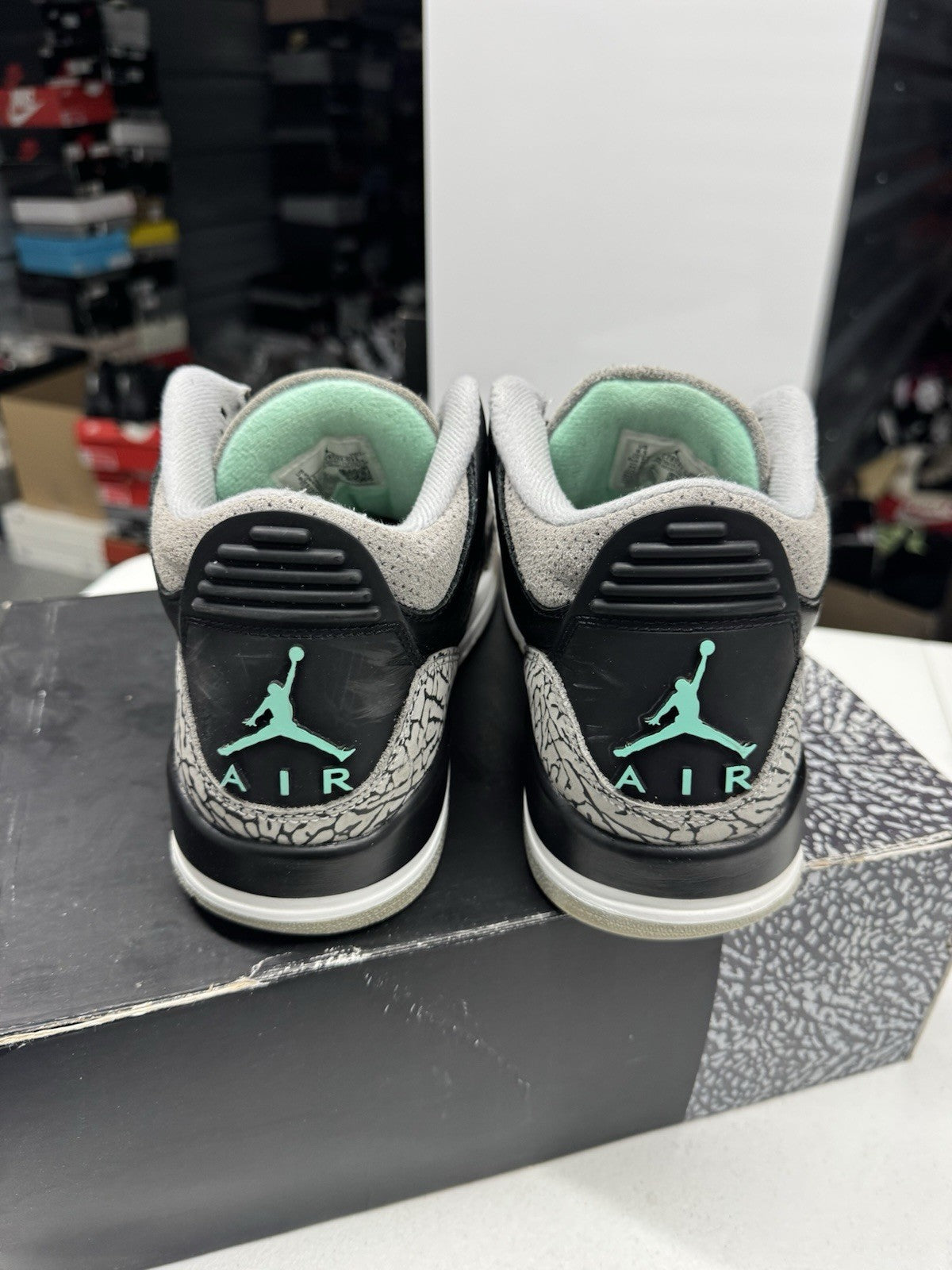Jordan Air Jordan 3 Retro Green Glow Men's Sneakers Black/Green SIZE 9.5
