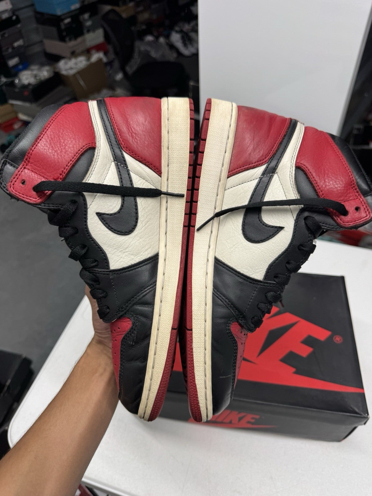 Jordan Air Jordan 1 Retro High OG Bred Toe Leather High Top SIZE 10.5