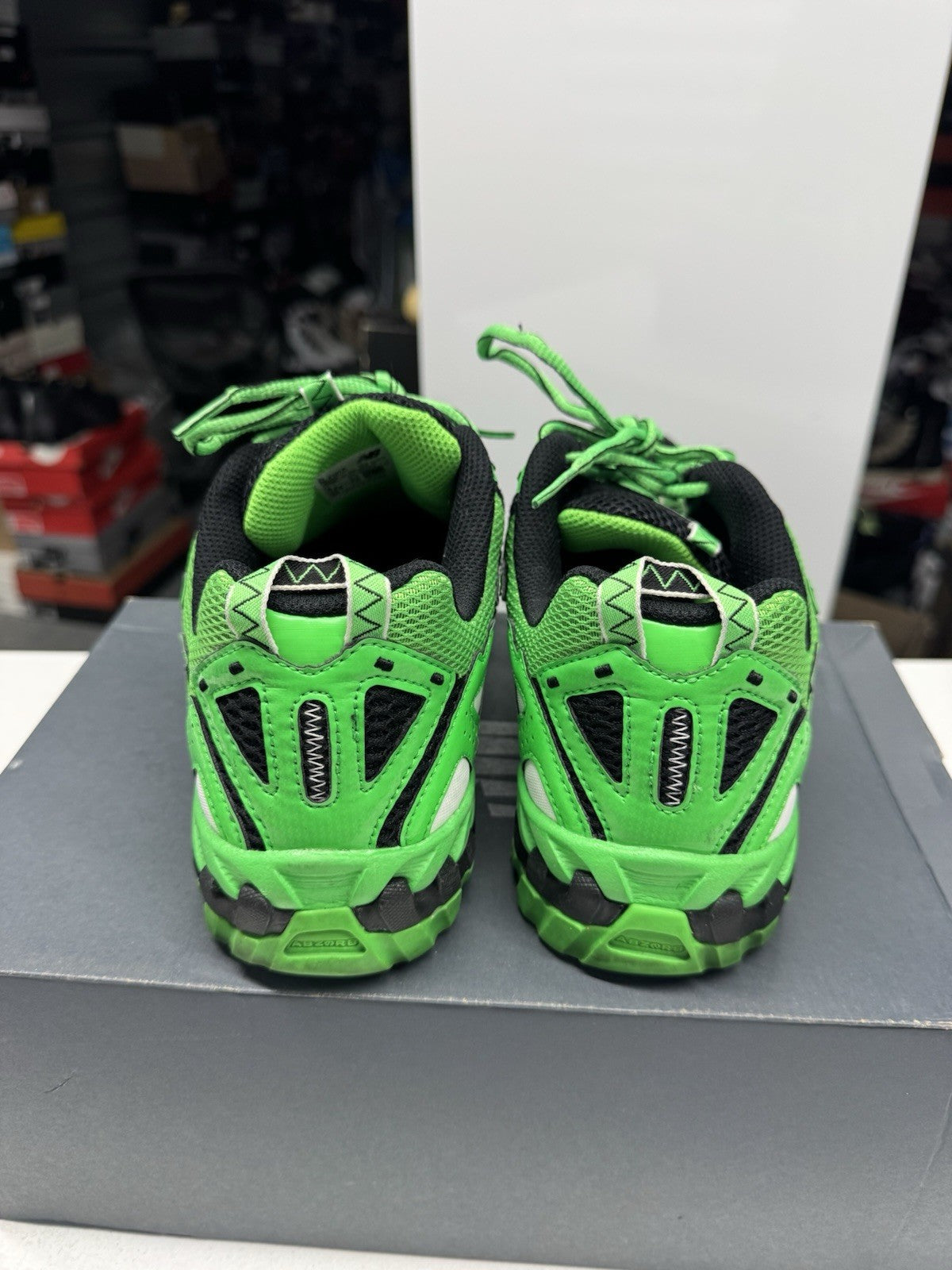 New Balance 610v1 ML610TA Green Punch/Black Low Top Men's Sneakers SIZE 8