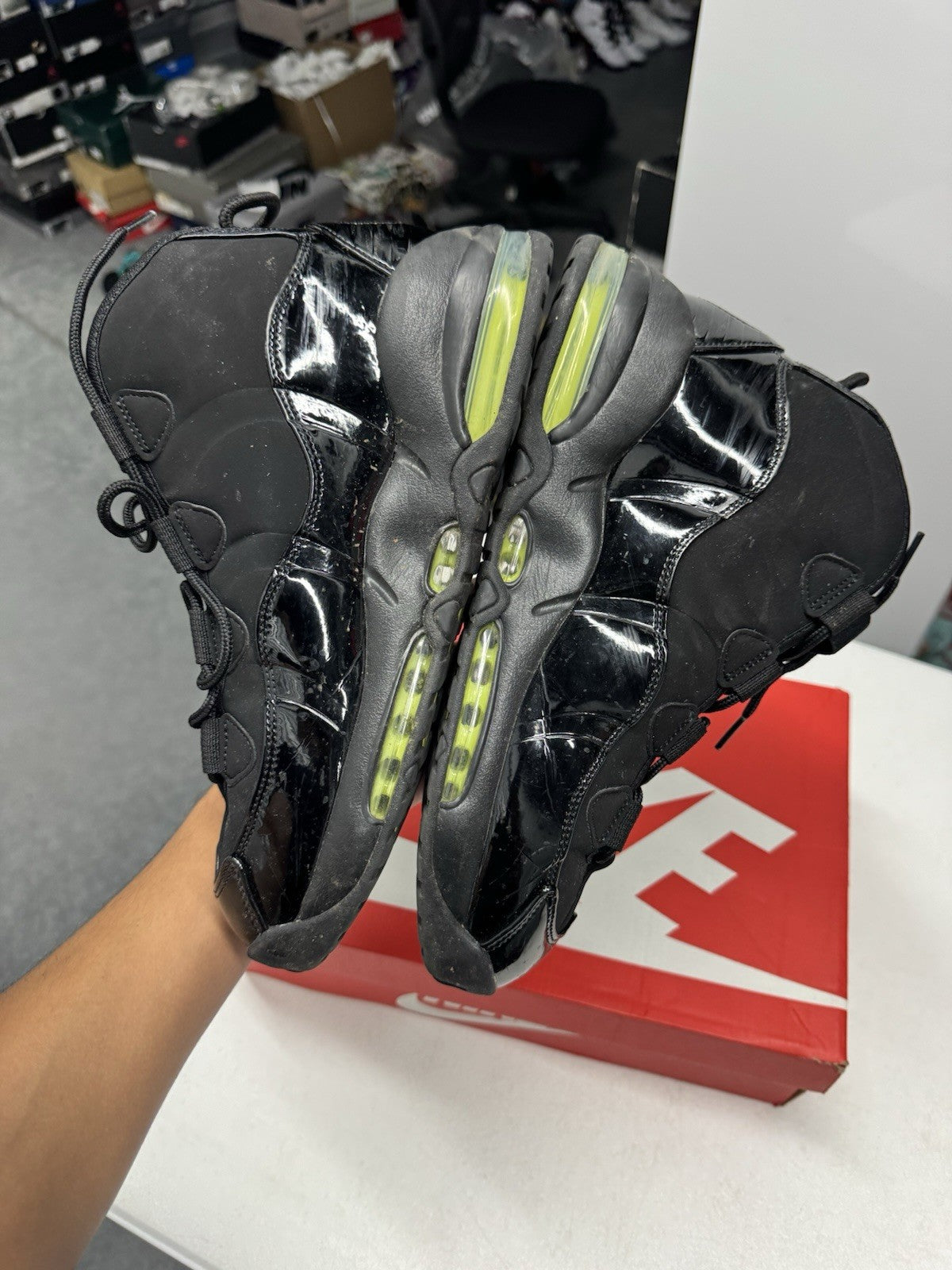 Nike Air Max Uptempo 2019 Men's Mid Top Sneakers Black/Volt SIZE 10