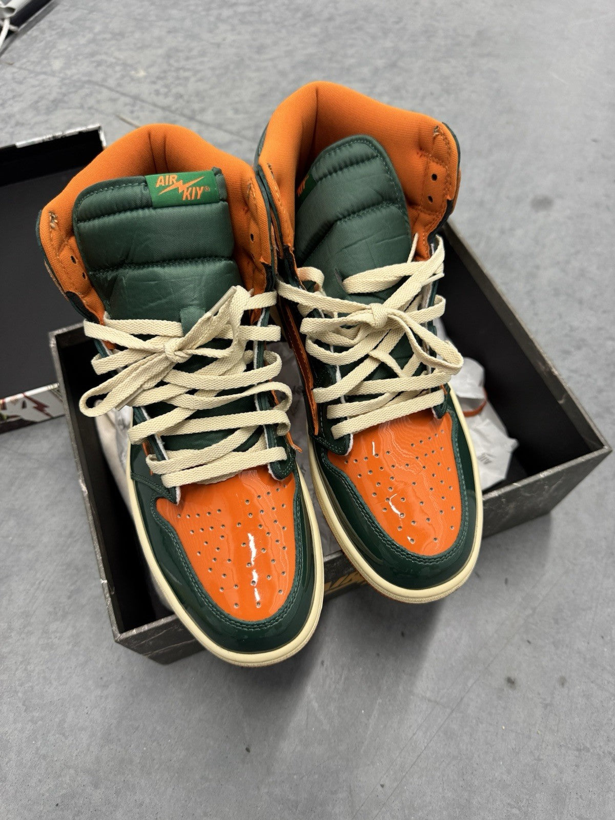 Reves Paris Air Kiy '85 Hi Men's High Top Sneakers Pine Green/Orange SIZE 11
