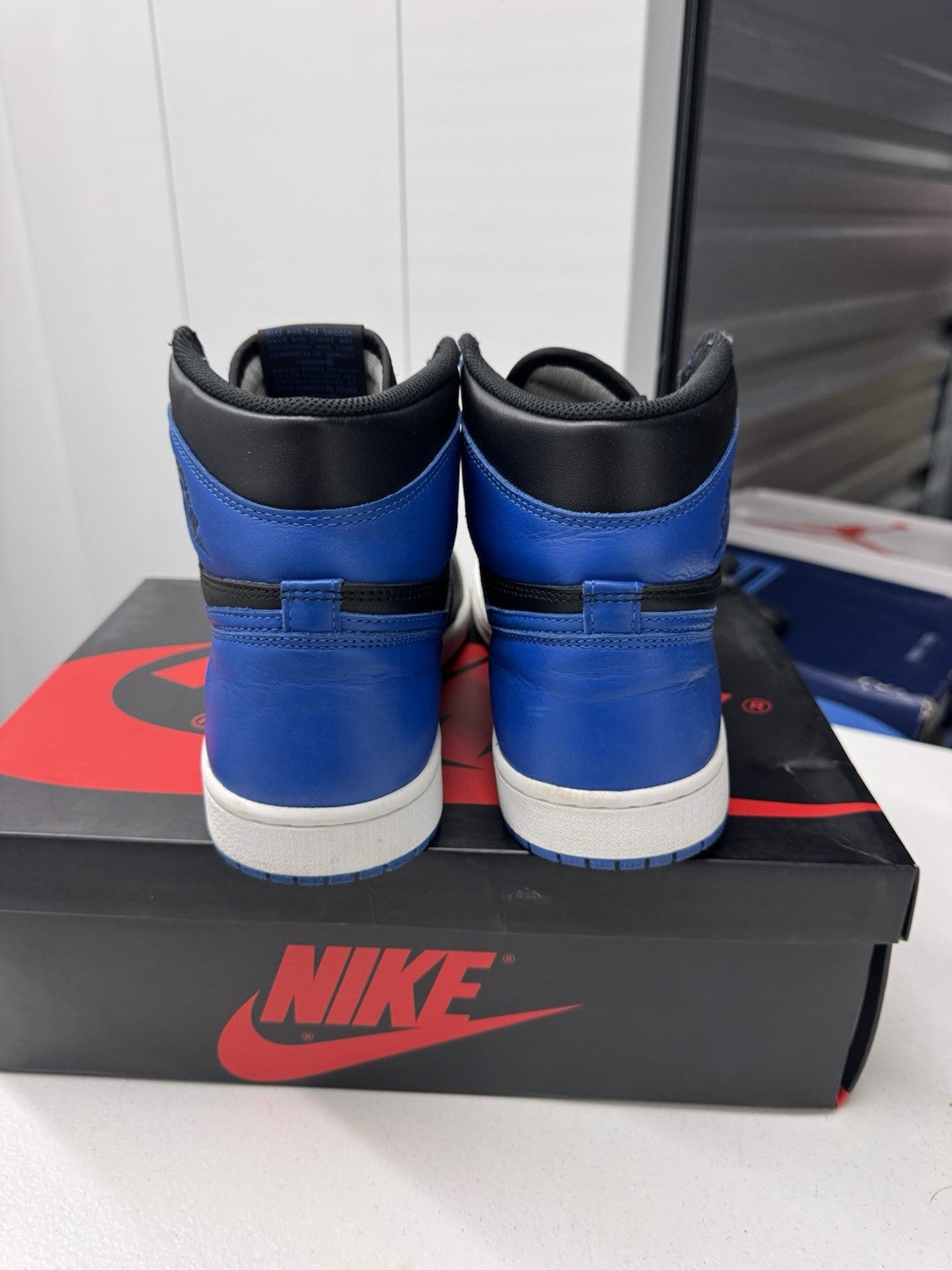 Air Jordan 1 Retro Royal 2017 Men's Size 10 Sneakers 555088-007