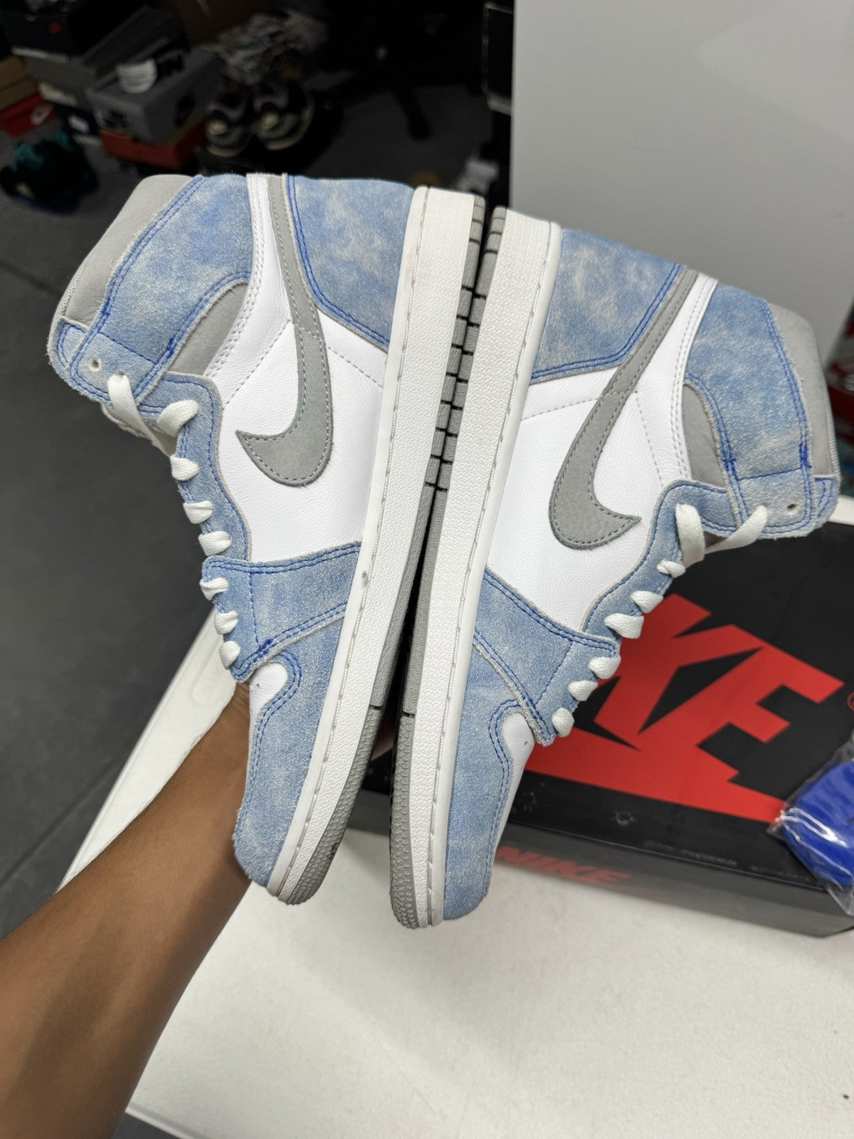 Jordan Air Jordan 1 Retro High OG Hyper Royal Suede Men's Sneakers SIZE 10