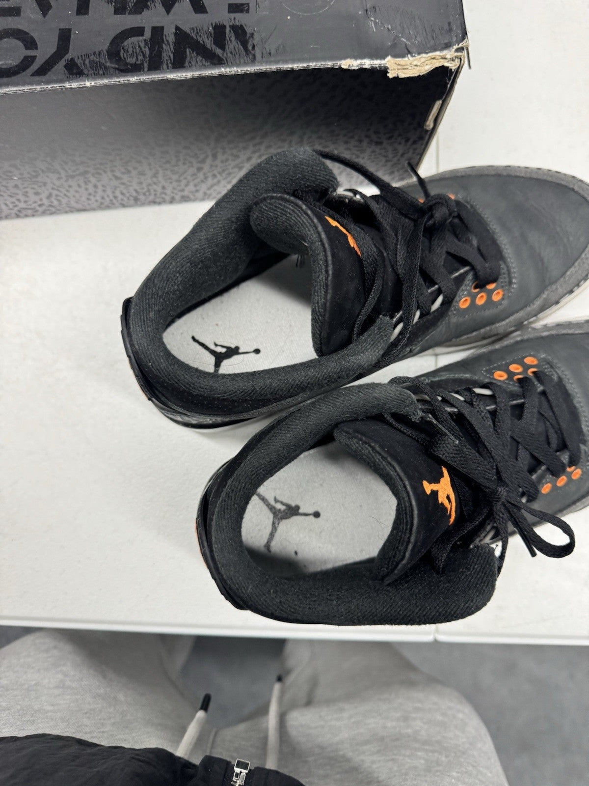 Jordan Air Jordan 3 Retro Fear 2023 Men's Sneakers Gray/Orange SIZE 8.5