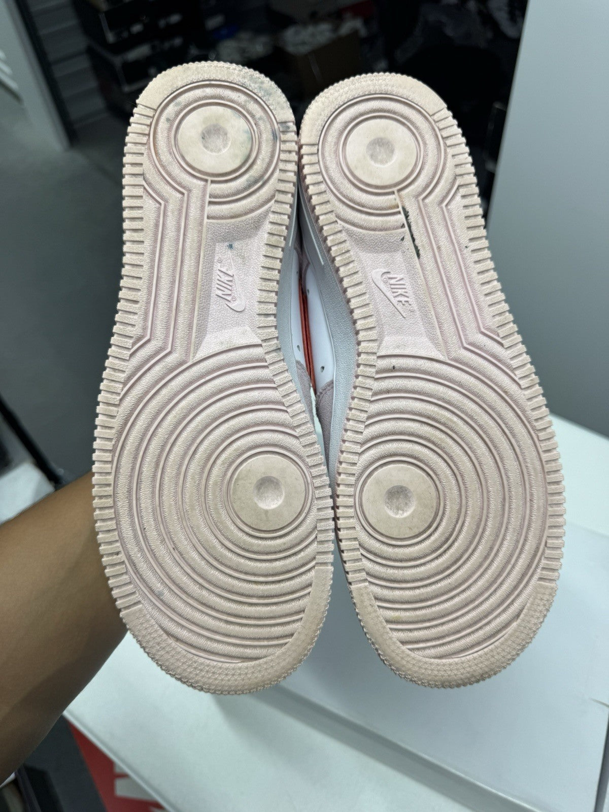Nike Air Force 1 '07 QS Valentine's Day Love Letter Tulip Pink Suede SIZE 10