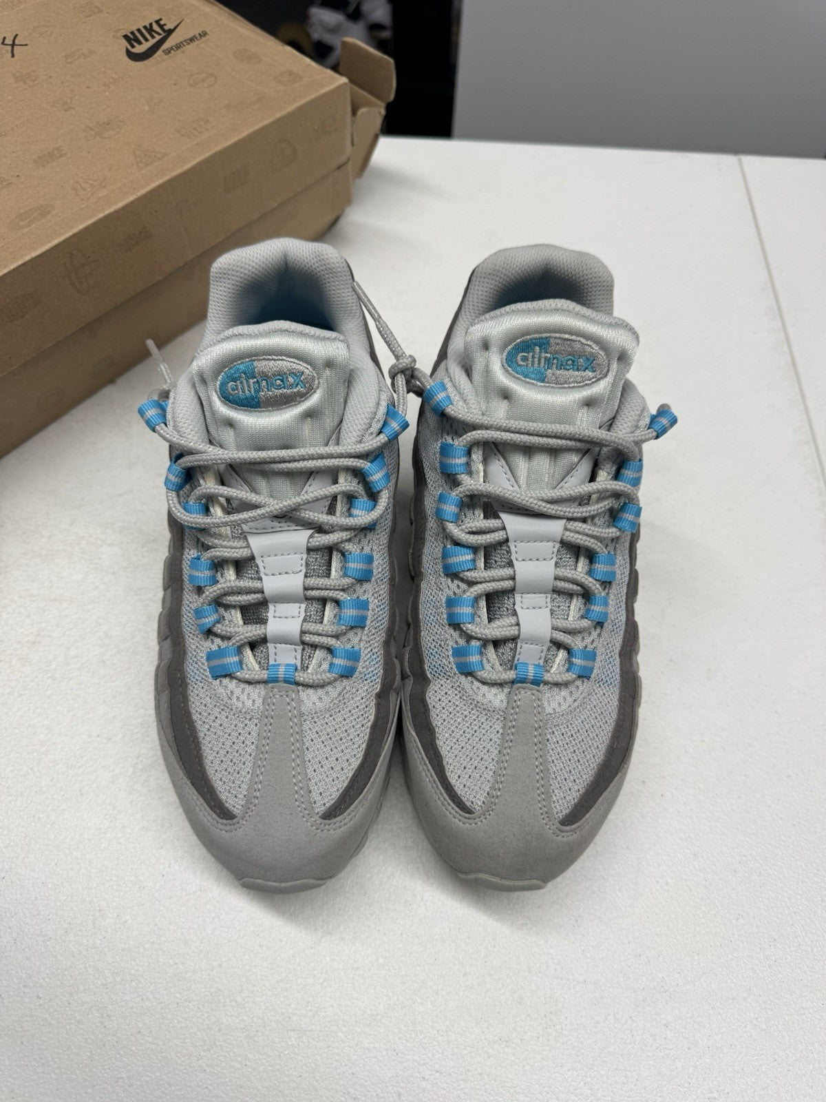 Nike Air Max 95 Men's Sneakers Neutral Grey/Chlorine Blue SIZE 8