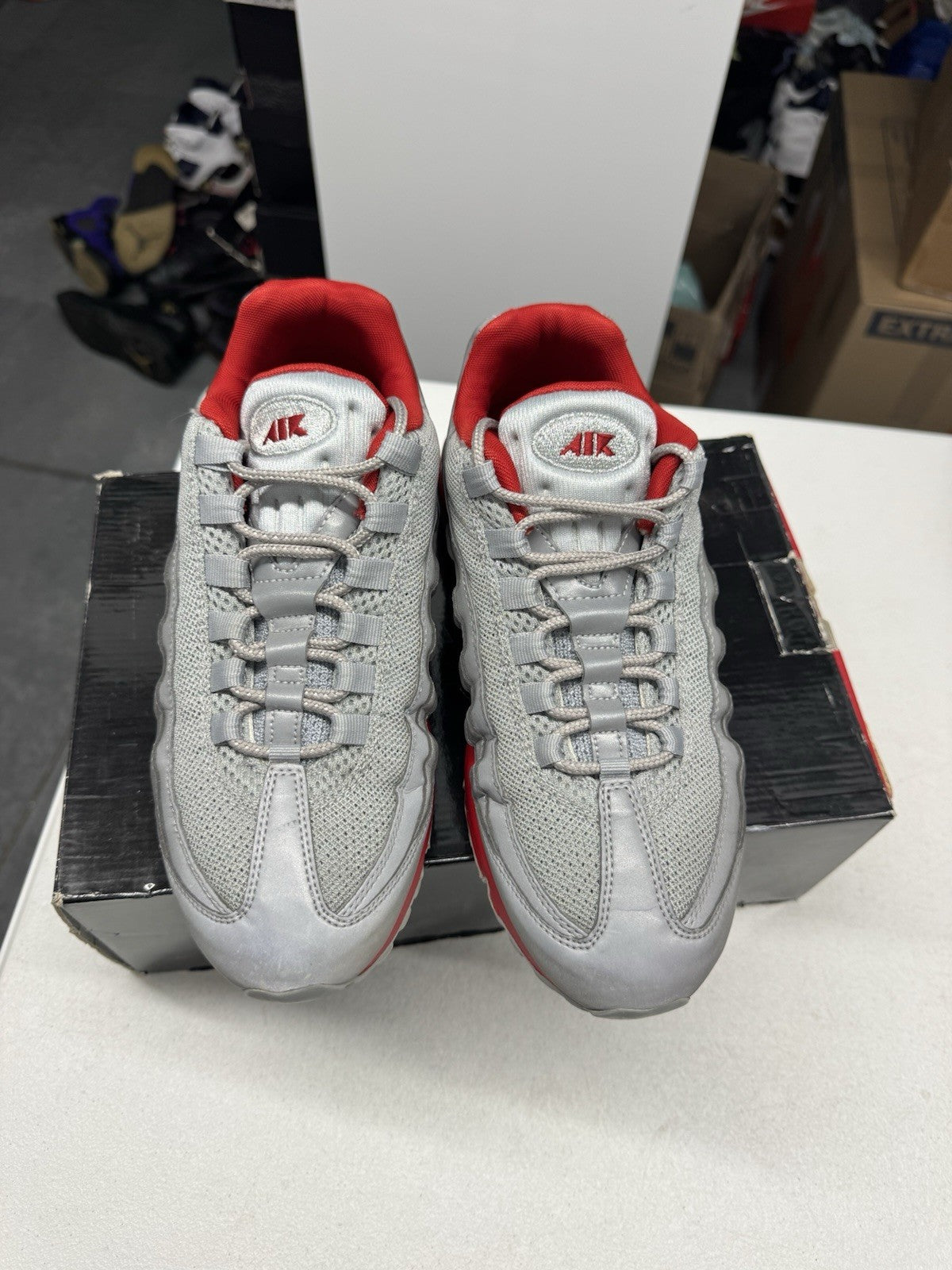 Nike Air Max 95 Men's Sneakers Silver/Gray/Red Cushioned Low Top SIZE 8