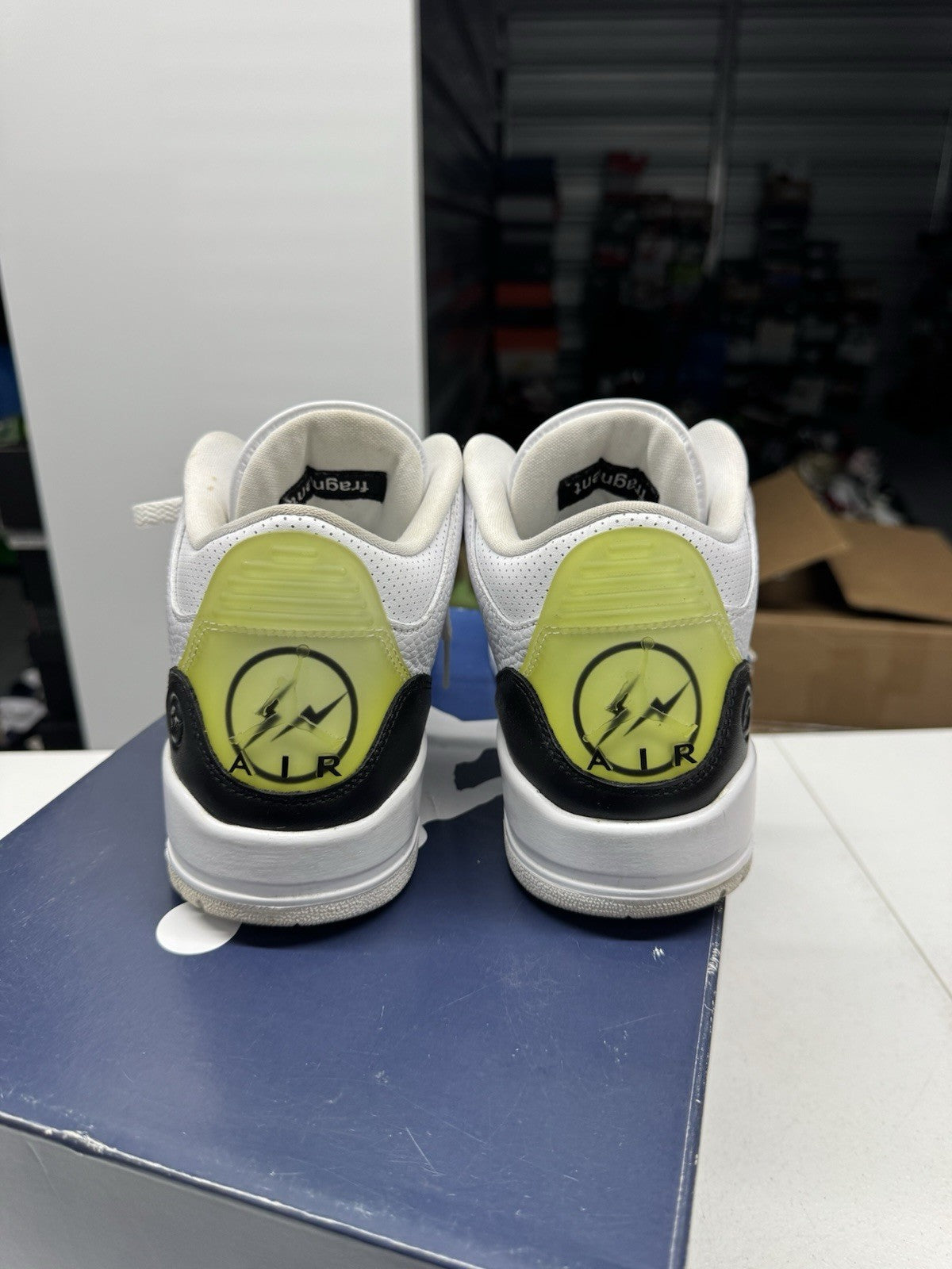 Jordan Air Jordan 3 Retro SP x Fragment Design DA3595-100 SIZE 8
