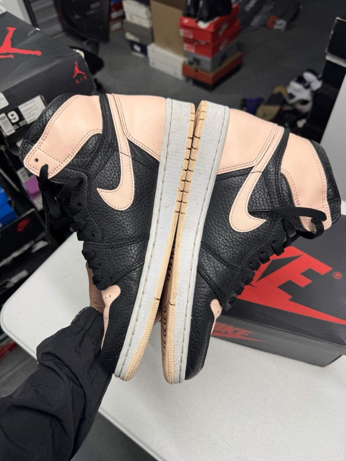 Jordan Air Jordan 1 Retro High OG Crimson Tint Black/Pink 2019 SIZE 9.5
