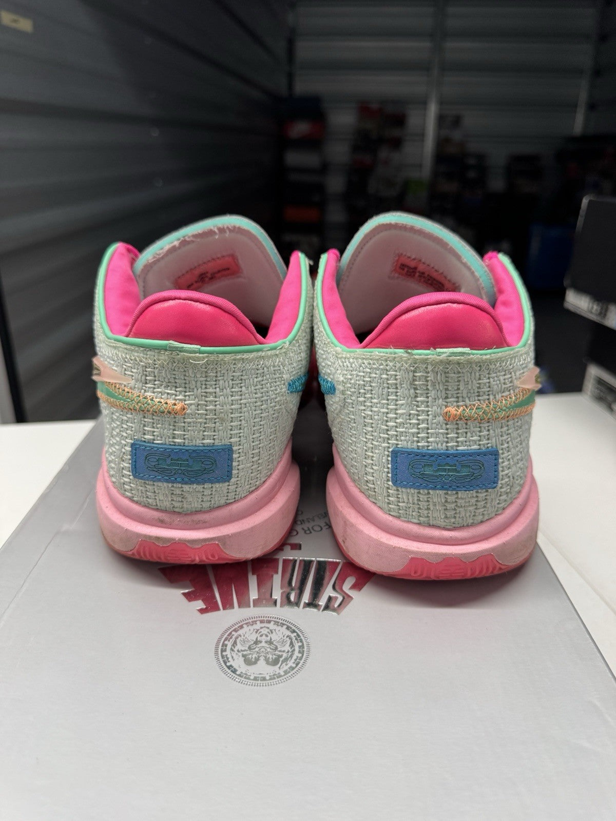 Nike LeBron XX Time Machine Men's Low Top Basketball Shoes Green/Pink SZ13.5