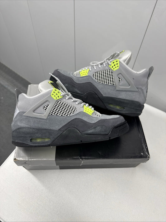 Size 9.5 - Jordan 4 Retro SE Mid Neon 95