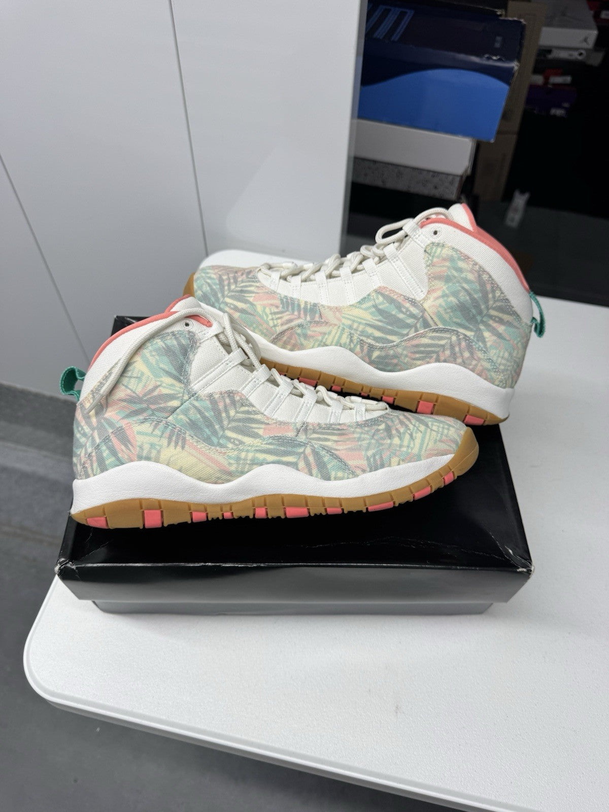 Jordan 10 Men's Retro Super Bowl Liv Size 11 Sneakers