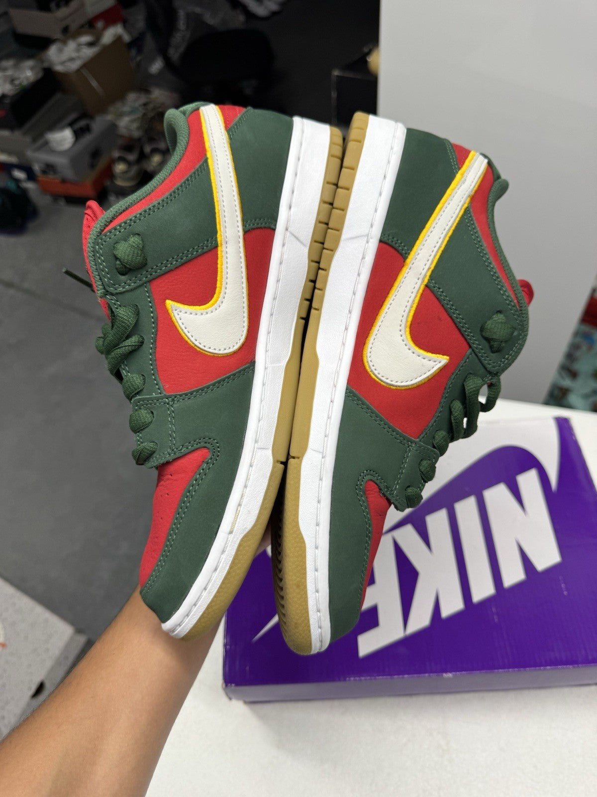 Nike SB Dunk Low Pro PRM Green Mens Skateboarding Shoes Size 11 Medium D
