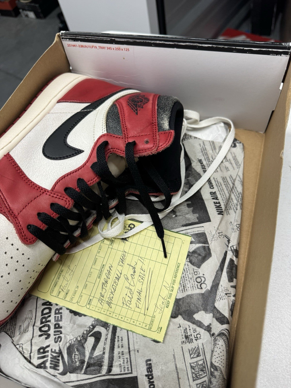 Jordan AJ1 Retro High OG Chicago Lost & Found Size 12 DZ5485-612