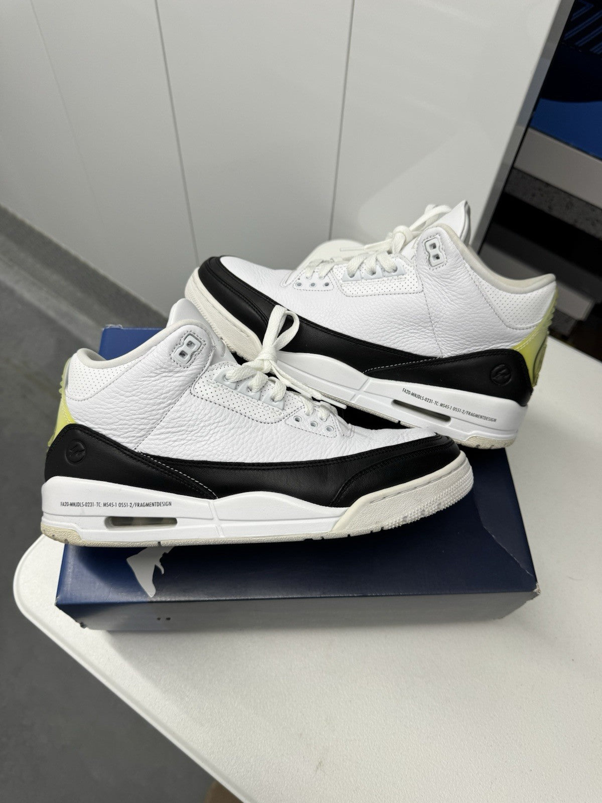 Air Jordan 3 Retro SP x Fragment Men's Sneakers Size 11 DA3595-100