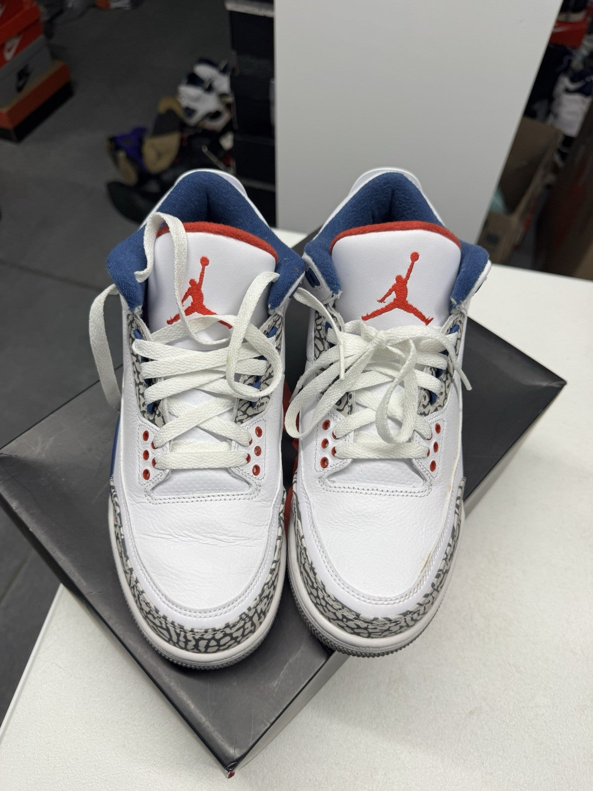 Jordan Air Jordan 3 Retro OG Black Cement Sneakers 854262-001 SIZE 8.5