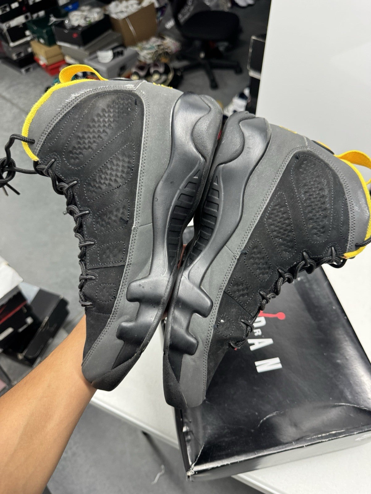 Jordan Air Jordan 9 Retro Black/Dark Charcoal-University Gold 2021 Size 10