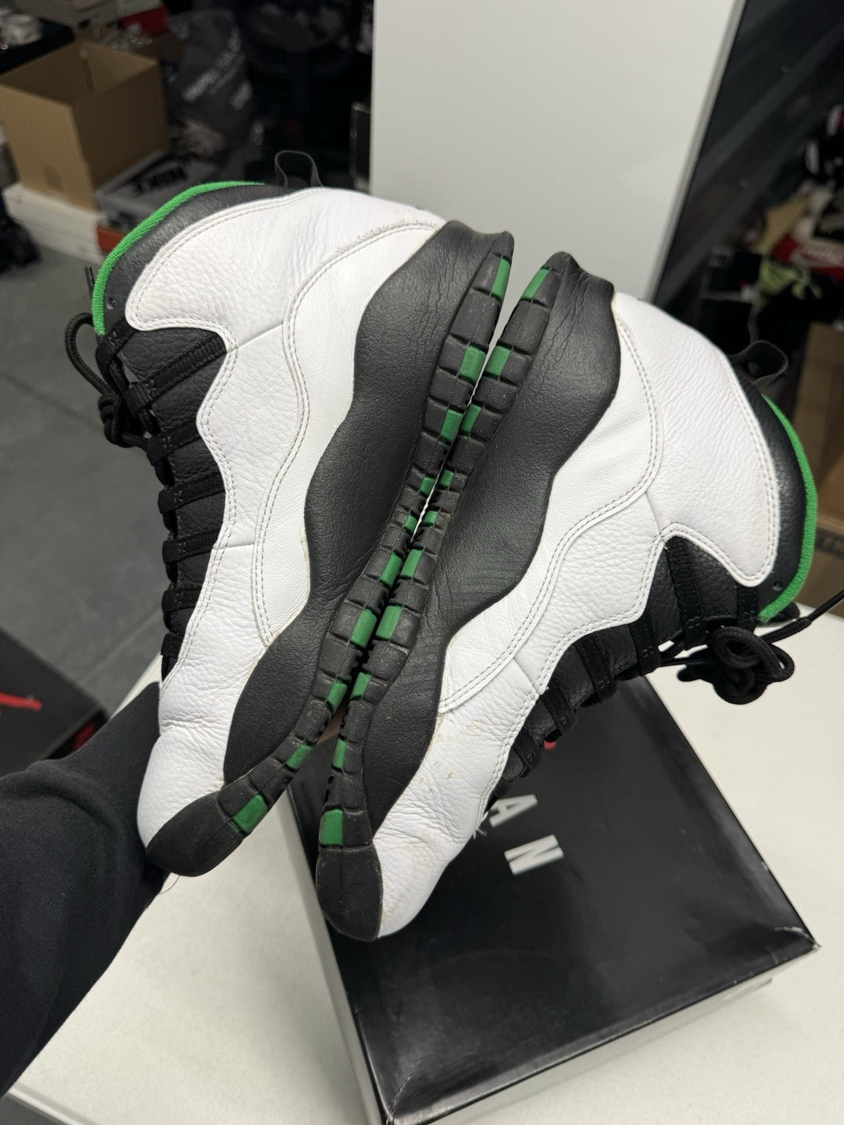 Jordan Air Jordan 10 Retro 2019 Seattle White/Black-Kelly Green SIZE 9.5
