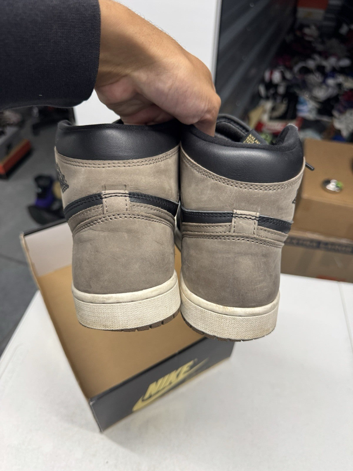 Jordan Air Jordan 1 Retro High OG Palomino Black/Gray SIZE 9