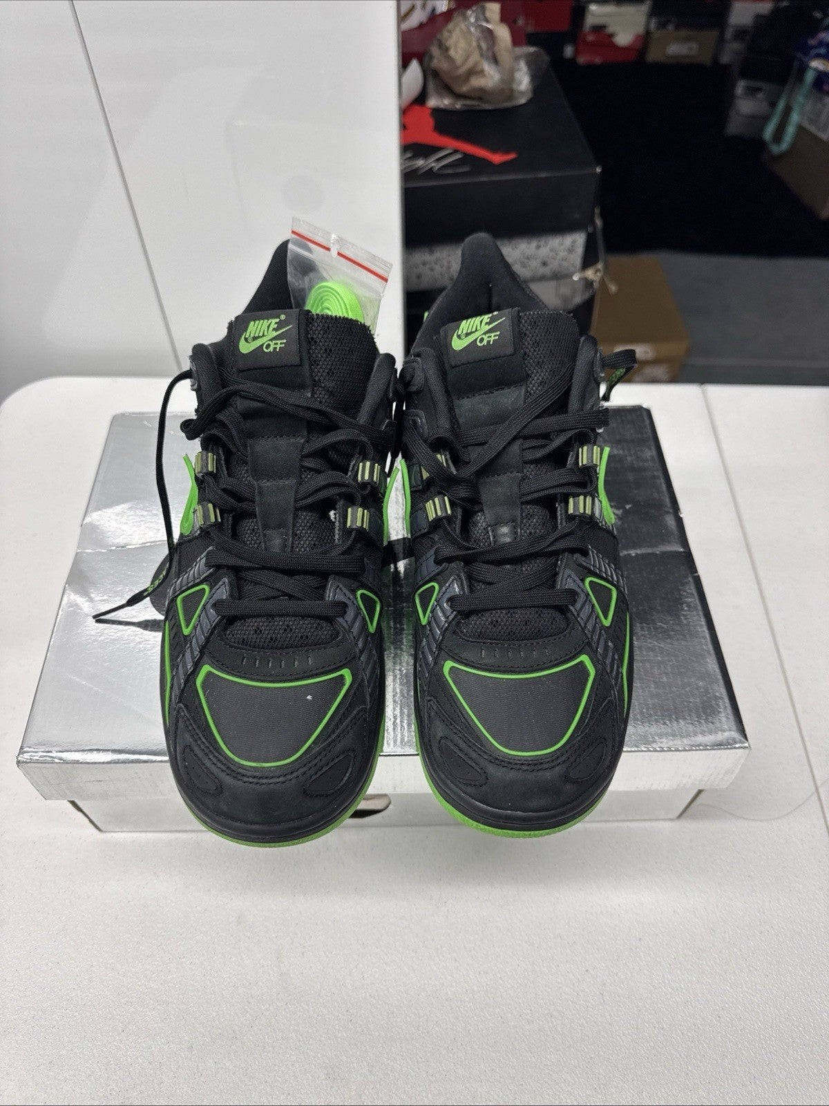 Size 9 - Nike Air Rubber Dunk x Off-White Low Green Strike