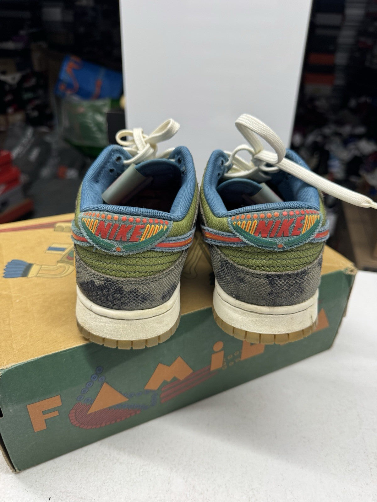 Nike Dunk Low PRM SiEMPRE Familia Men's Sneakers DO2160-335 SIZE 8.5