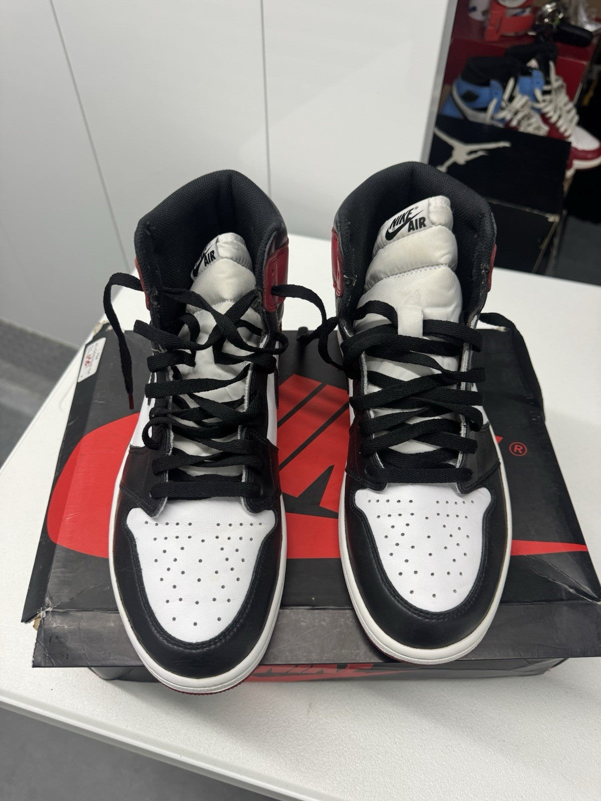 Jordan Air 1 Men's Sneakers Retro High Black Toe OG, Size 12