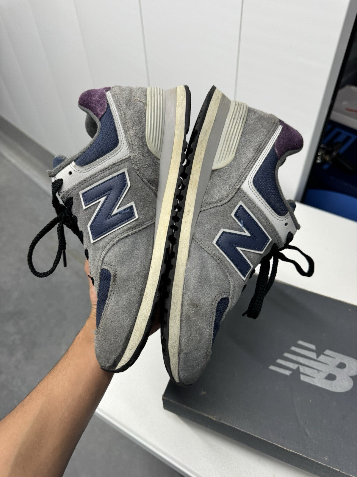 New Balance ML574LGB Men's Classic Grey/Silver/Black Sneakers Size 11