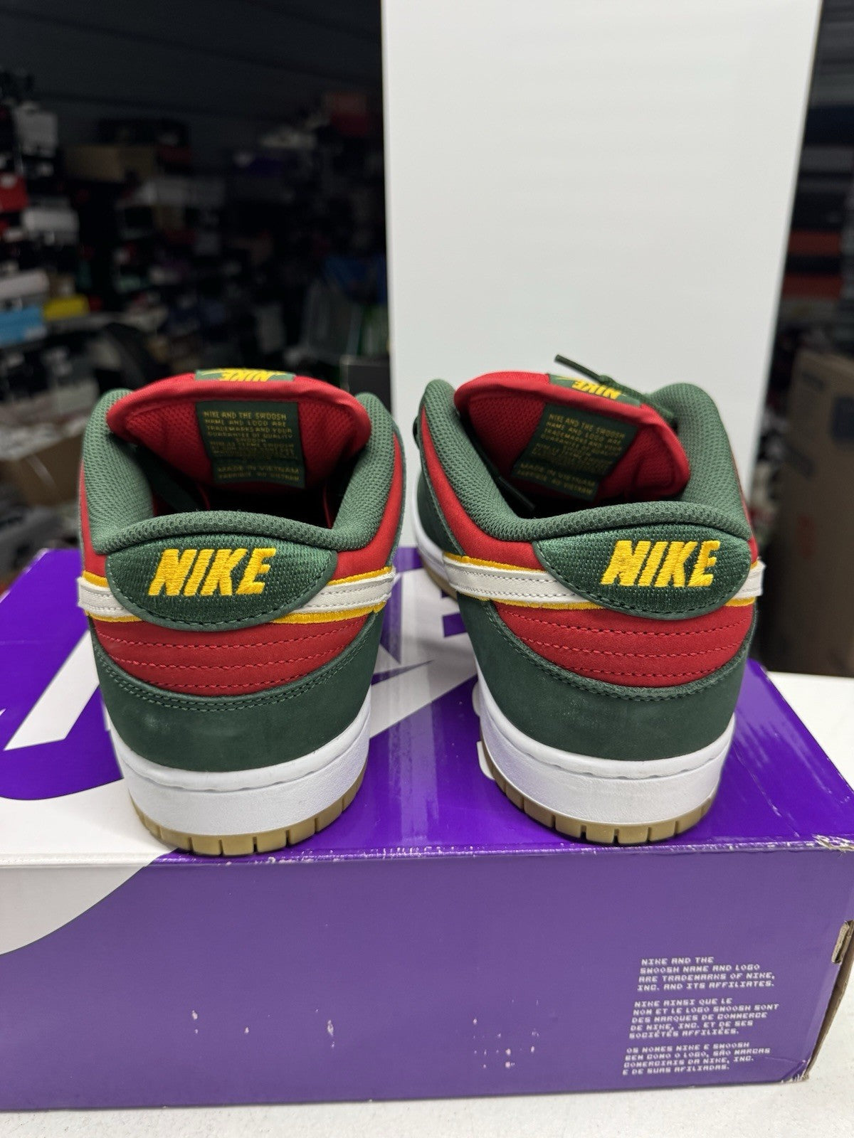Nike SB Dunk Low Pro PRM Green Mens Skateboarding Shoes Size 11 Medium D