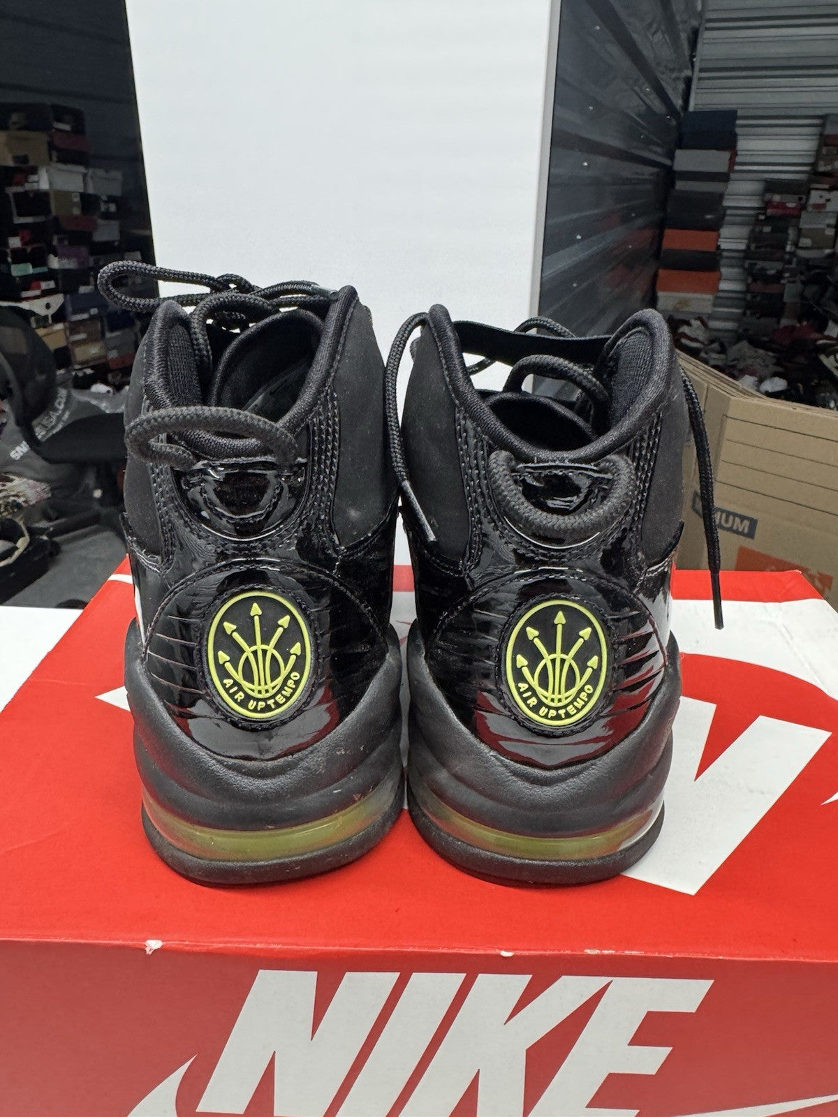 Nike Air Max Uptempo 2019 Men's Mid Top Sneakers Black/Volt SIZE 10