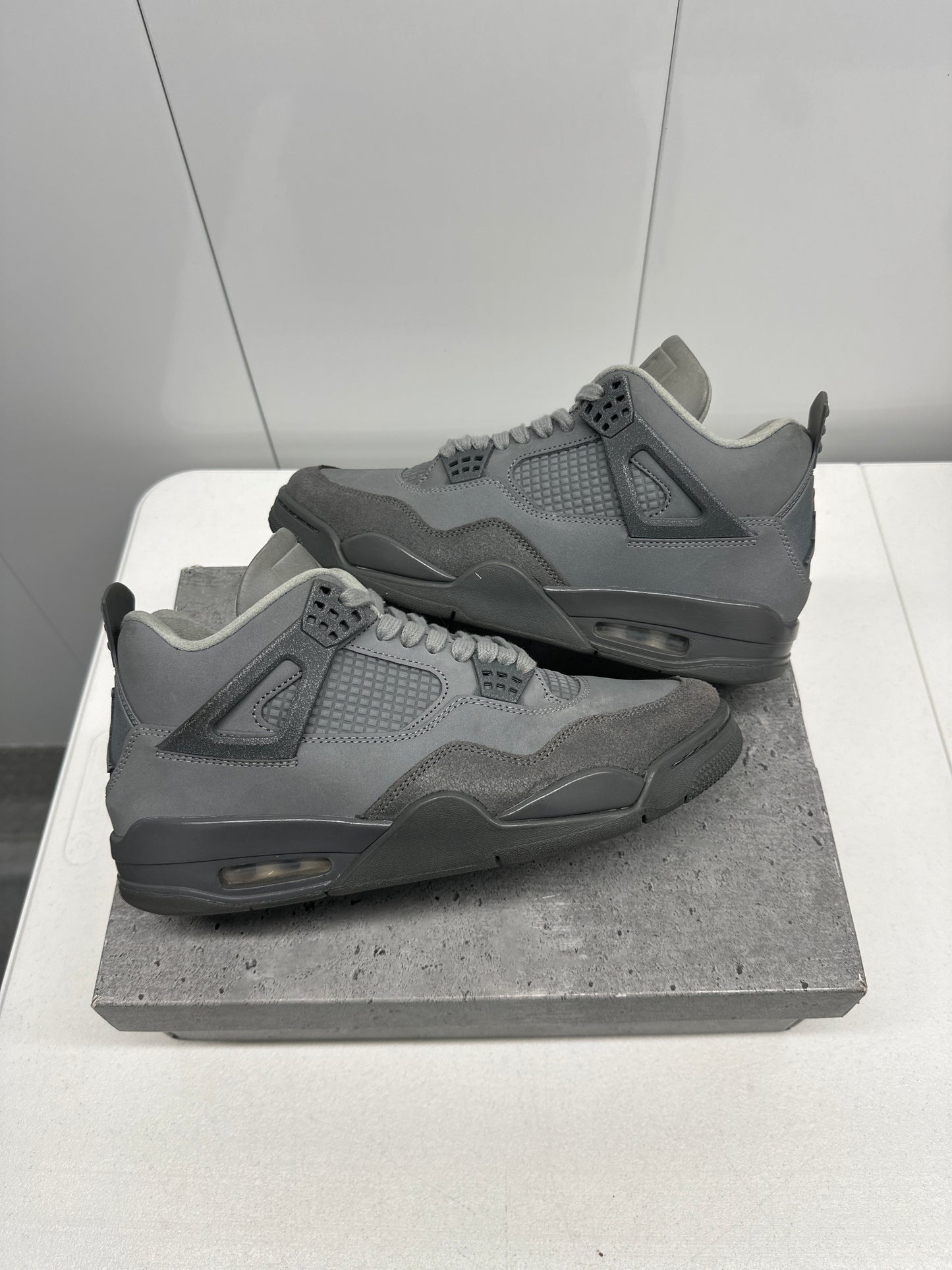 Jordan 4 Wet Cement (9.5)