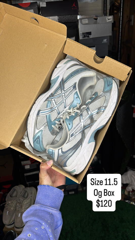 Asics (11.5)