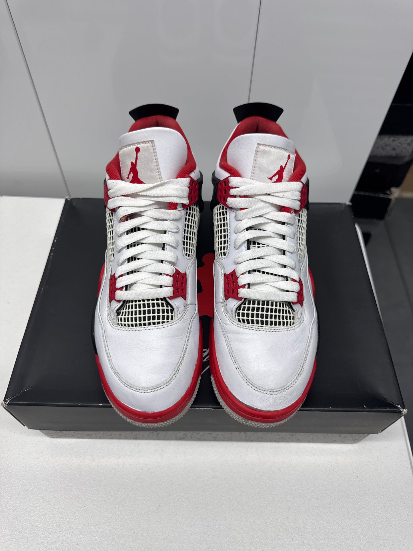Jordan 4 Fire Red (9.5)
