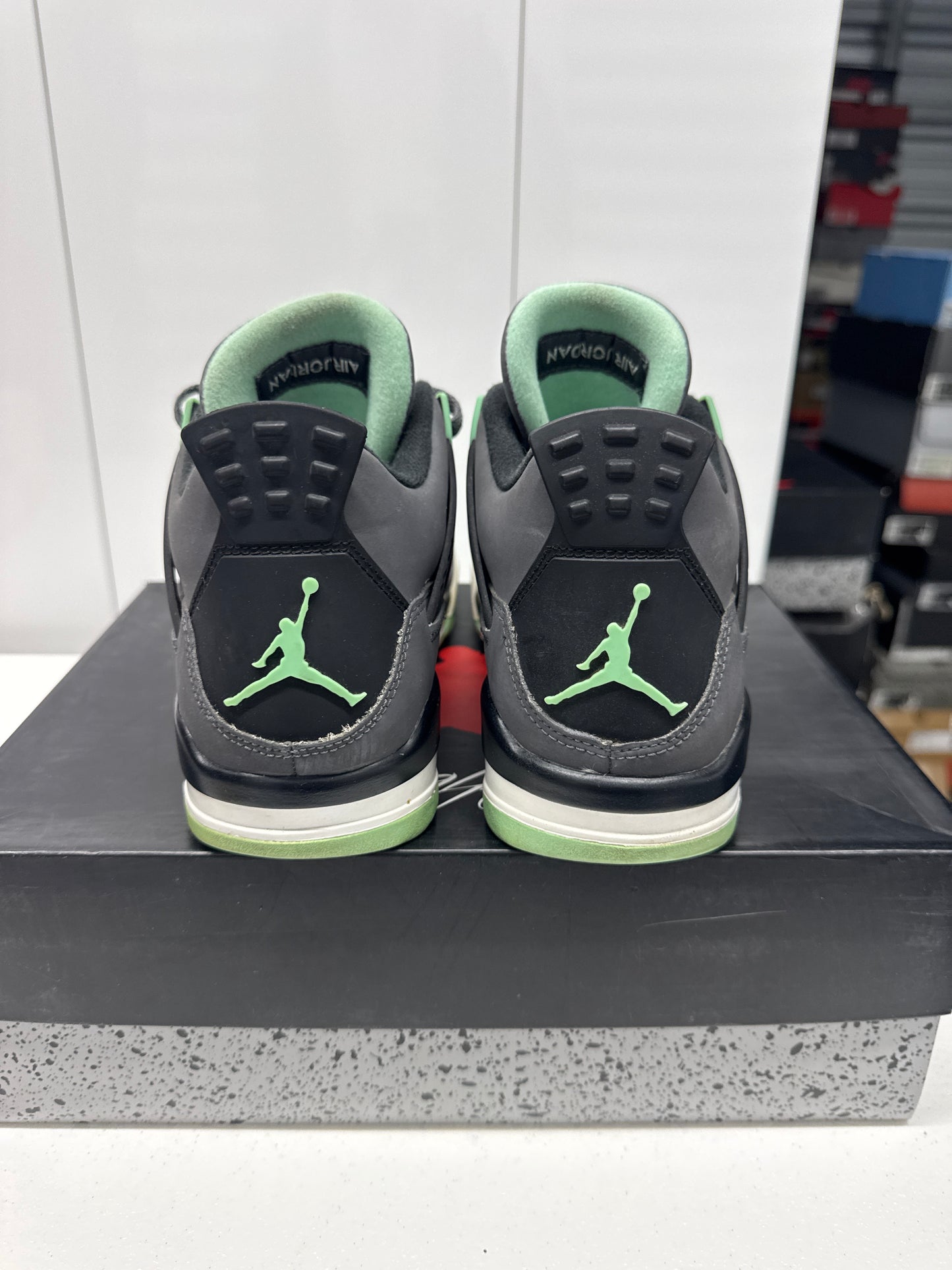 Jordan 4 Green Glow (9.5)