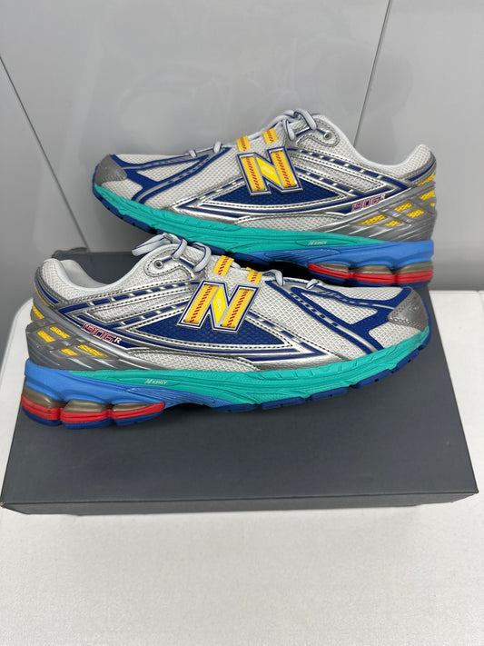 New Balance Moon Sign 2002r Size 12