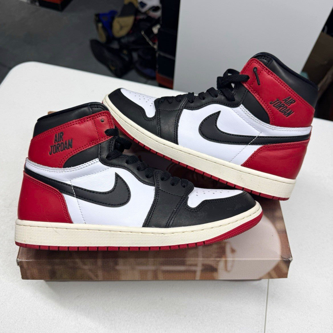 Jordan Air Jordan 1 Retro High OG Black Toe Reimagined SIZE 9.5