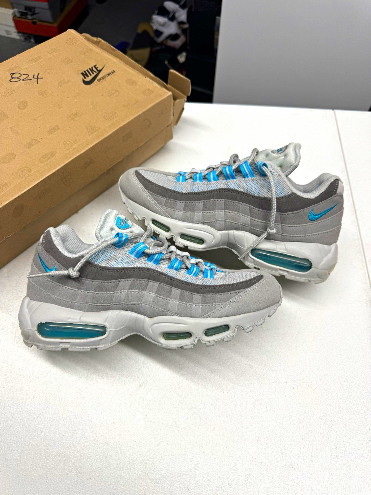 Nike Air Max 95 Men's Sneakers Neutral Grey/Chlorine Blue SIZE 8