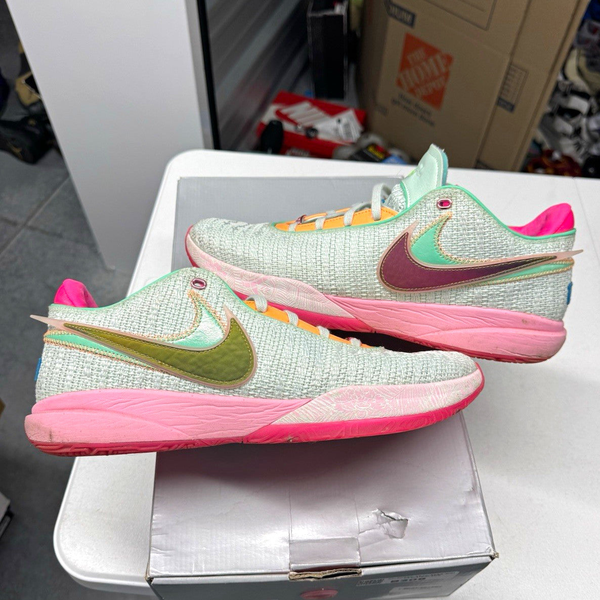 Nike LeBron XX Time Machine Men's Low Top Basketball Shoes Green/Pink SZ13.5