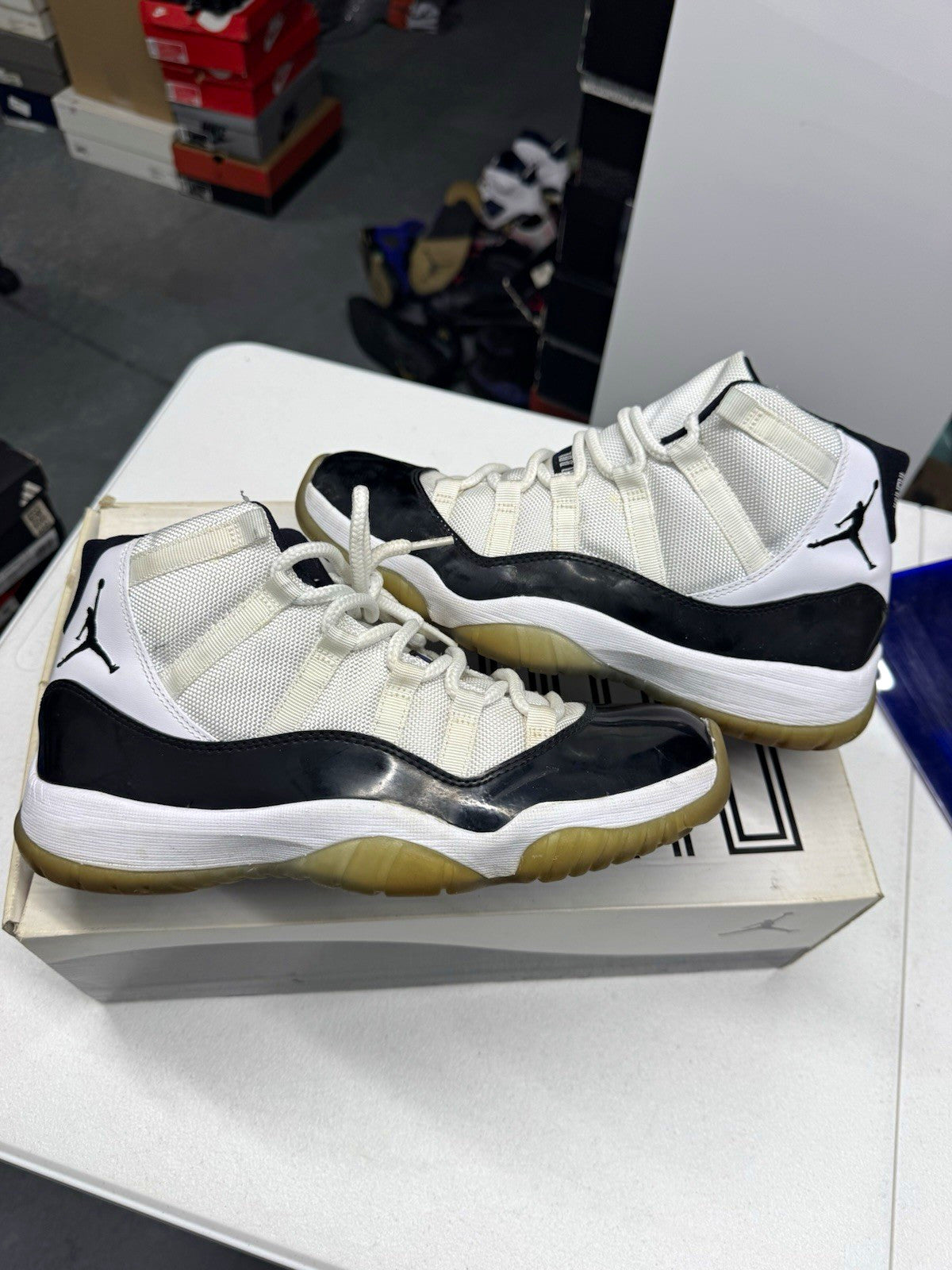 Jordan Air Jordan 11 Retro Concord 2011 Men's Sneakers White/Black SIZE 9