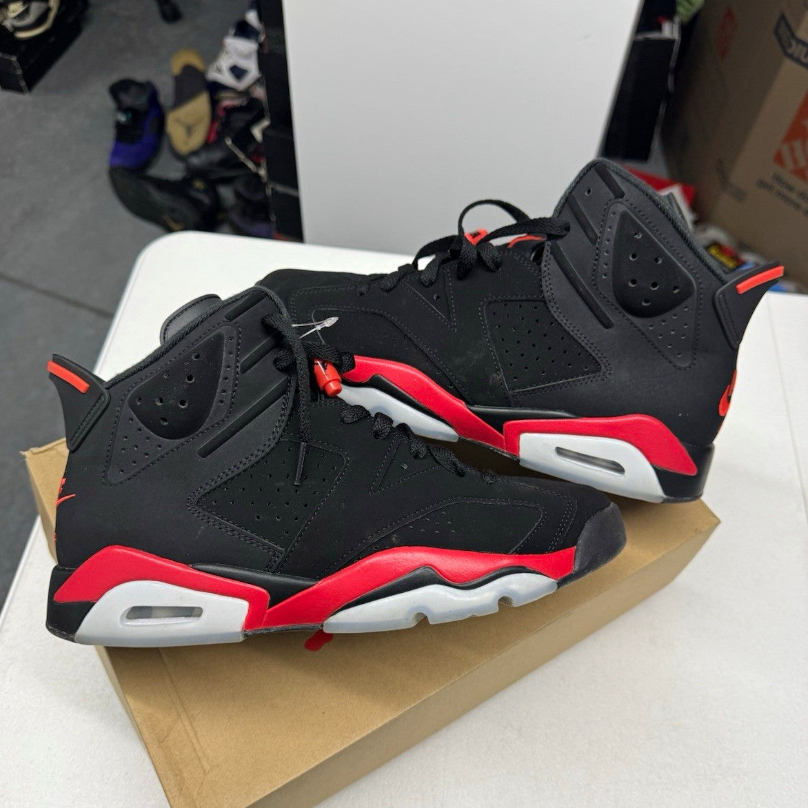 Jordan Air Jordan 6 Retro Reverse Infrared Black/Light Crimson SIZE 10.5