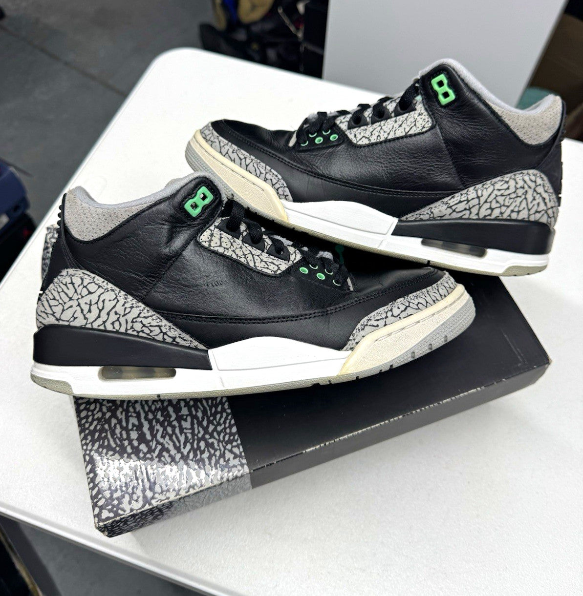 Jordan Air Jordan 3 Retro Green Glow Men's Sneakers Black/Green SIZE 9.5